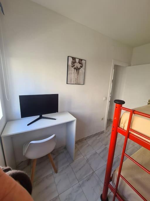 Nice Beachside 2-Bd Apt Near Barcelona Cunit Exterior foto